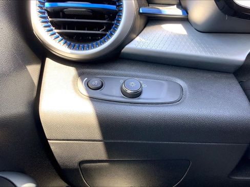 Used 2025 Chevrolet Trax LS image 36