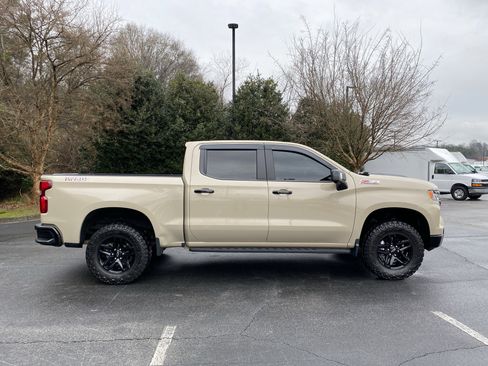 Used 2022 Chevrolet Silverado 1500 LT Trail Boss w/ LT Trail Boss Premium Package image 10