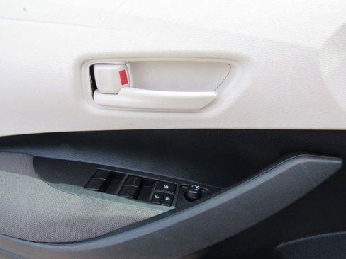 Used 2025 Toyota Corolla LE FWD image 32