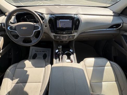 Used 2019 Chevrolet Traverse LT w/ LT Premium Package image 17