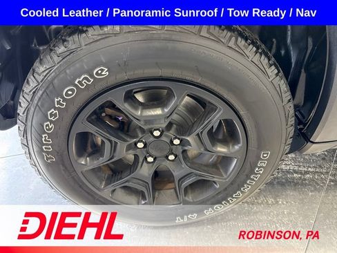 Used 2022 Jeep Cherokee Trailhawk w/ Sun, Sound & Nav Group AWD/4WD image 8