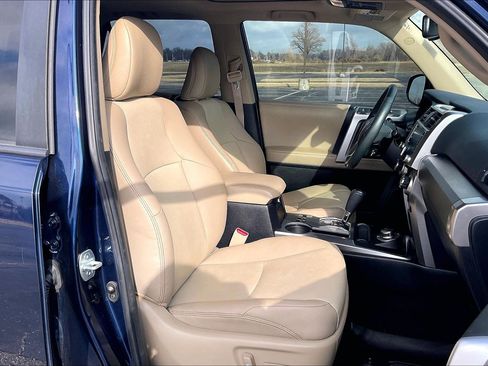 Used 2020 Toyota 4Runner SR5 Premium image 8