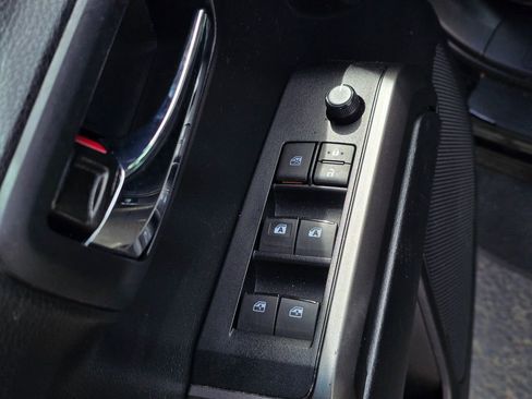 Used 2020 Toyota Tacoma TRD Sport w/ TRD Premium Sport Package AWD/4WD image 15