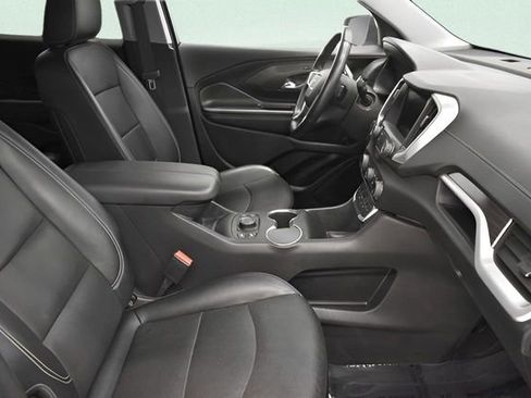 Used 2024 GMC Terrain SLT image 21