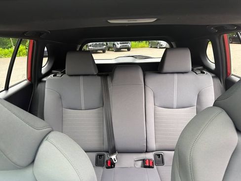 Used 2024 Toyota Corolla Cross AWD Hybrid w/ Moonroof Package image 35
