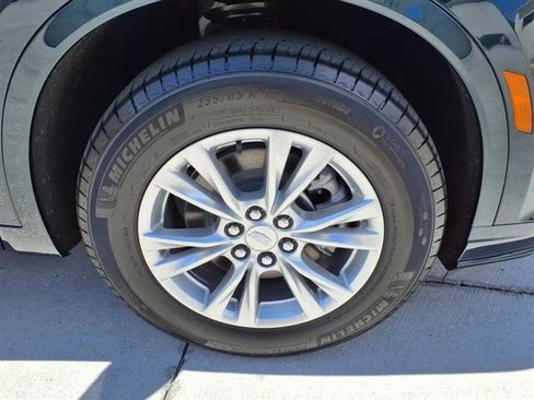 New 2025 Cadillac XT6 Luxury image 7