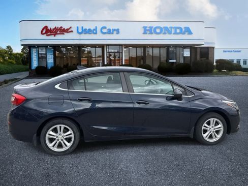 Used 2016 Chevrolet Cruze LT image 6