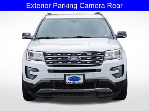 Used 2017 Ford Explorer XLT w/ Equipment Group 202A AWD/4WD image 11