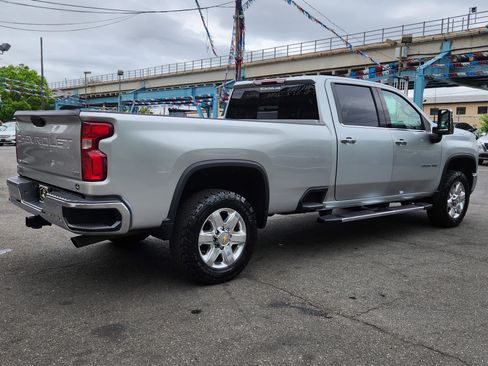 Used 2022 Chevrolet Silverado 3500 LTZ w/ LTZ Convenience Package AWD/4WD image 5