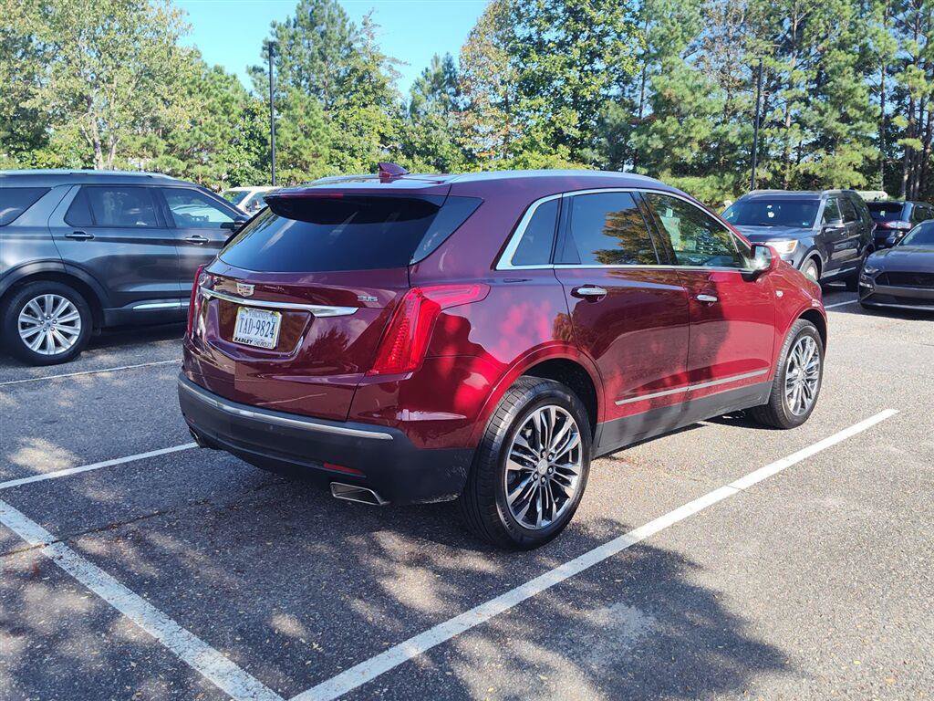 Used 2017 Cadillac XT5 Premium Luxury w/ LPO, Wheel Lock Package FWD image 3