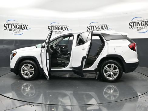 Used 2024 GMC Terrain SLE FWD image 28