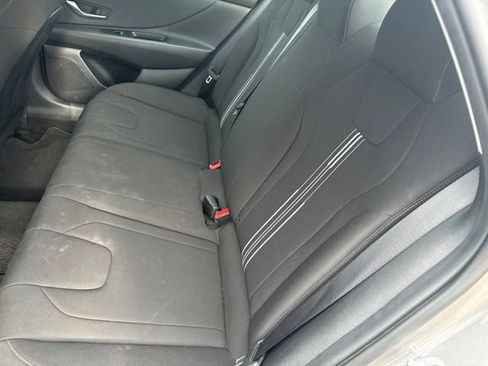 Used 2022 Hyundai Elantra SEL w/ Convenience Package FWD image 10