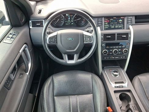 Used 2019 Land Rover Discovery Sport HSE image 11