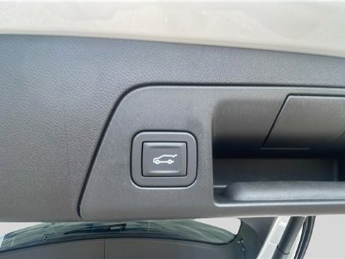 New 2025 Buick Envision Sport Touring image 18