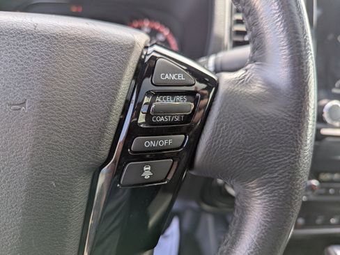 Used 2022 Nissan Frontier PRO-4X w/ Pro-4X Premium Package AWD/4WD image 17