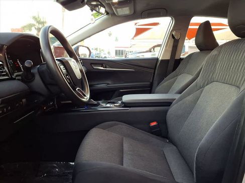 Used 2025 Toyota Camry LE image 18