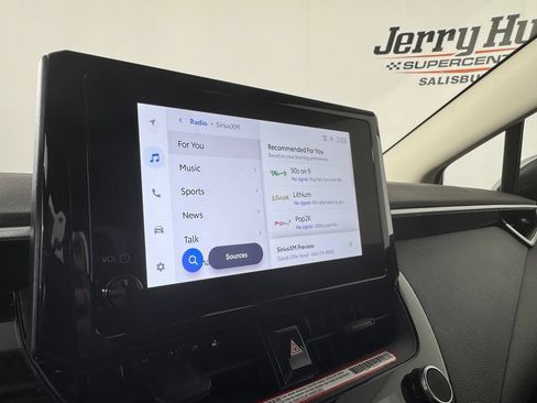 Used 2025 Toyota Corolla LE w/ Convenience Package FWD image 18