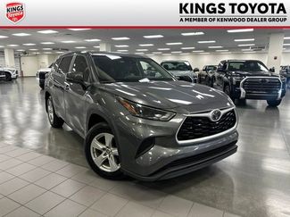 Used 2023 Toyota Highlander L FWD video 1