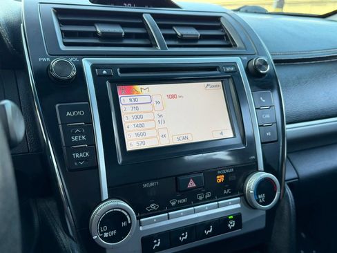Used 2013 Toyota Camry SE FWD image 16