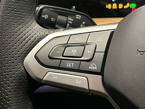 New 2026 Volkswagen Tiguan SEL R-Line AWD/4WD image 28