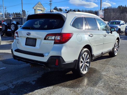 Used 2018 Subaru Outback 2.5i Touring image 4