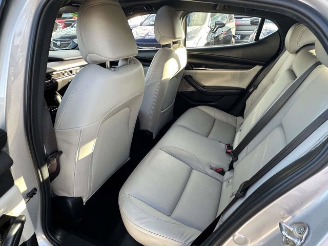 Used 2022 MAZDA MAZDA3 s FWD image 19