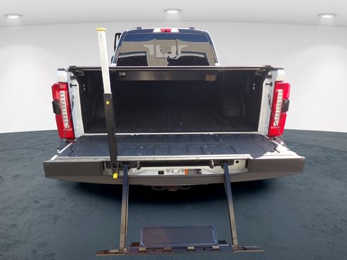 Used 2025 Ford F250 Lariat w/ Lariat Ultimate Package AWD/4WD image 12