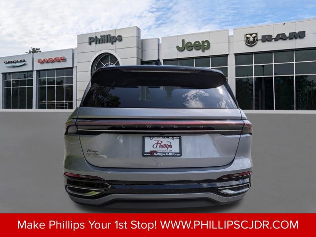 Used 2025 Lincoln Nautilus Reserve AWD/4WD image 4