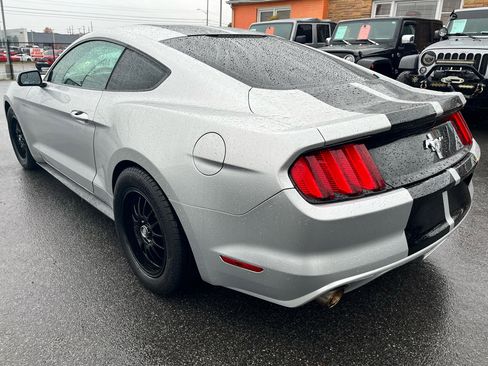Used 2015 Ford Mustang Coupe image 7