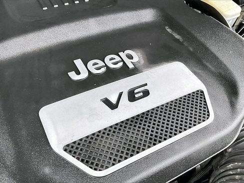 Used 2014 Jeep Wrangler Unlimited Sport w/ Power Convenience Group image 28