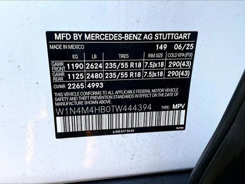 Used 2026 Mercedes-Benz GLB 250 4MATIC image 35