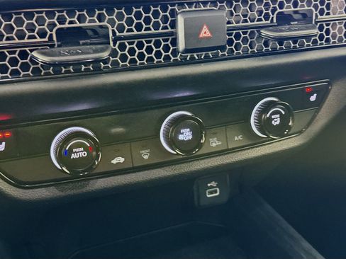 Used 2024 Honda HR-V Sport image 12