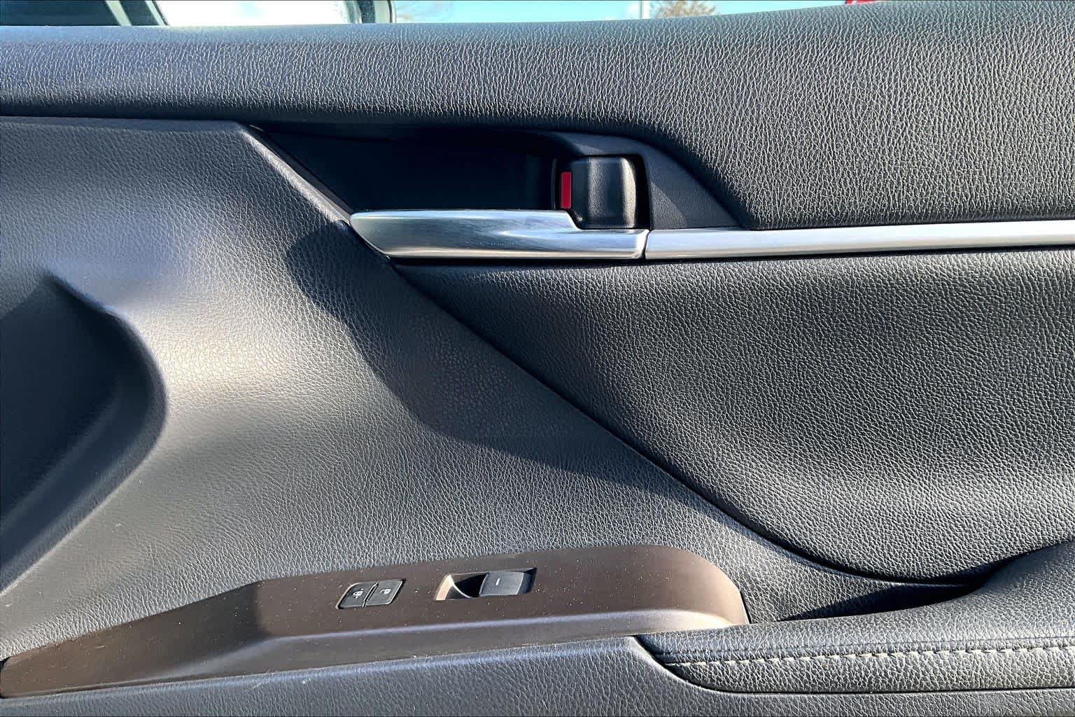 Used 2022 Toyota Camry XSE FWD image 22