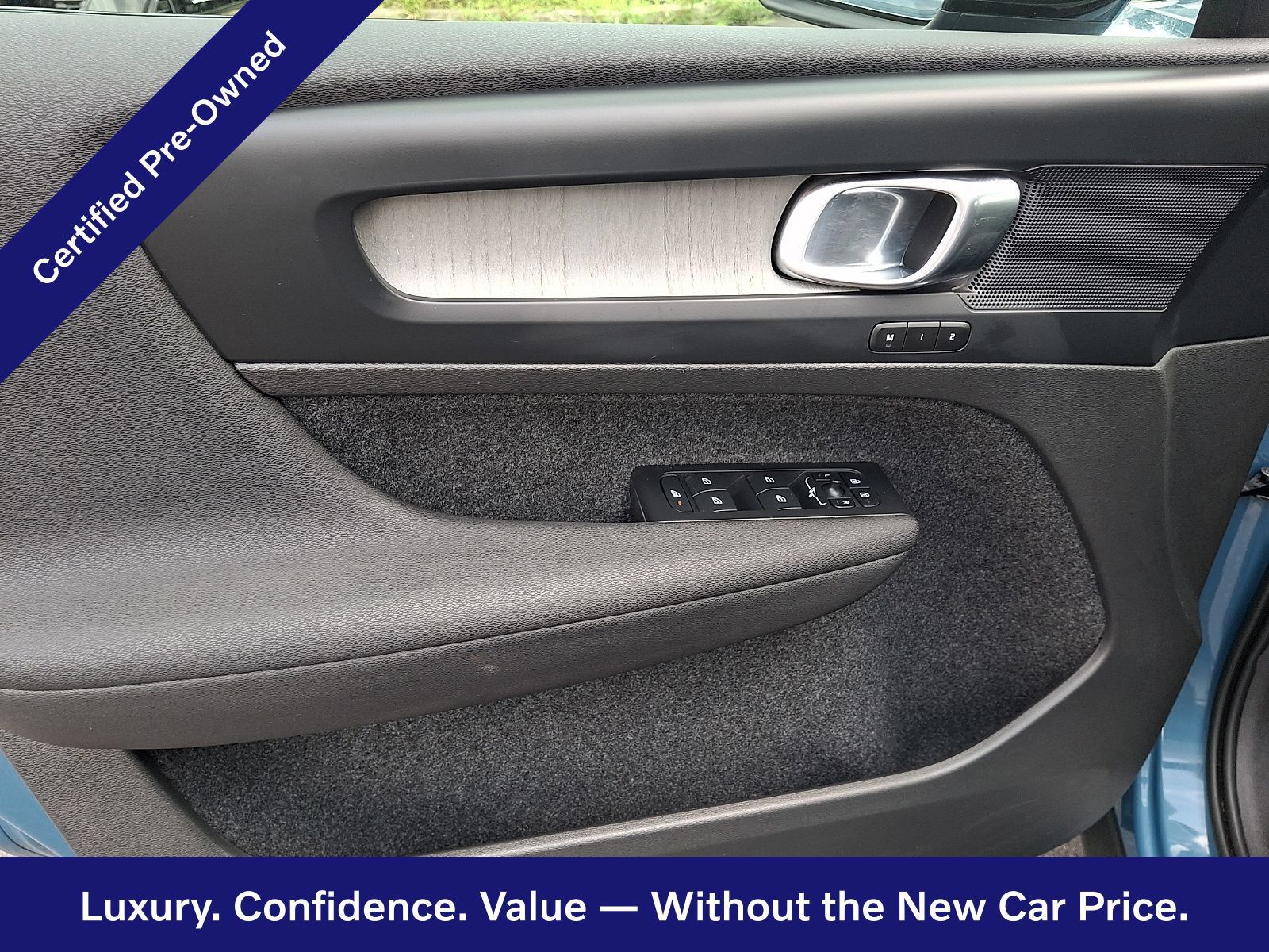 Certified 2023 Volvo XC40 B5 Plus w/ Driver Assist Package AWD/4WD image 13