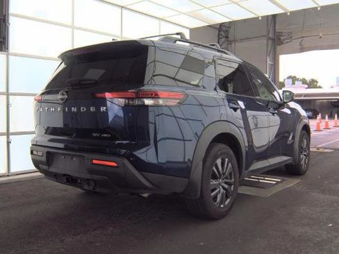 Used 2023 Nissan Pathfinder SV w/ SV Premium Package AWD/4WD image 4