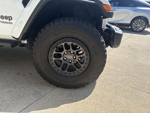 Used 2022 Jeep Wrangler Unlimited Rubicon w/ Xtreme Recon 35" Tire Package AWD/4WD image 30