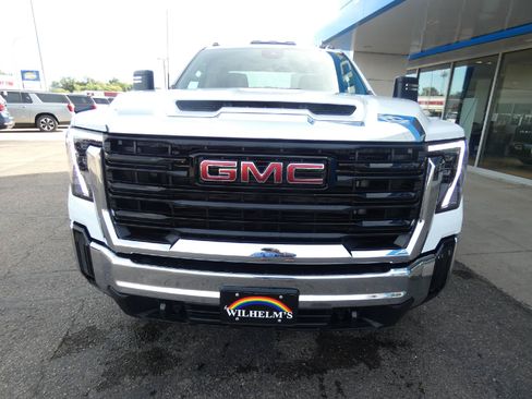 New 2026 GMC Sierra 3500 Pro AWD/4WD image 4