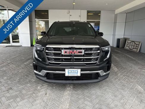 Used 2025 GMC Acadia Elevation image 3