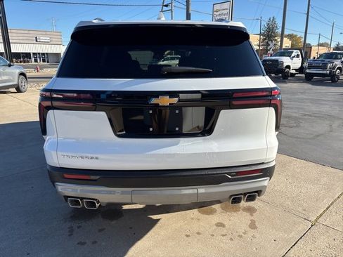 New 2026 Chevrolet Traverse LT image 3