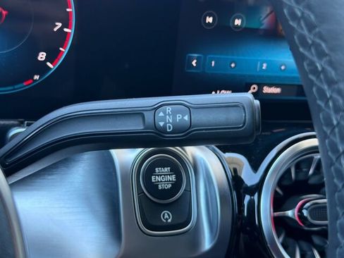 Certified 2022 Mercedes-Benz GLB 250 4MATIC image 25