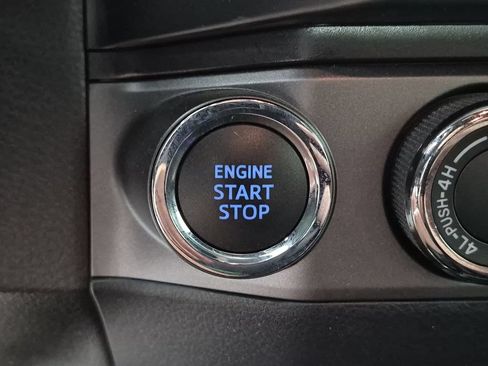 Used 2020 Toyota Tacoma TRD Off-Road AWD/4WD image 29