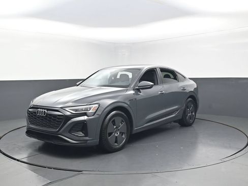 Used 2024 Audi Q8 e-tron Premium AWD/4WD image 39