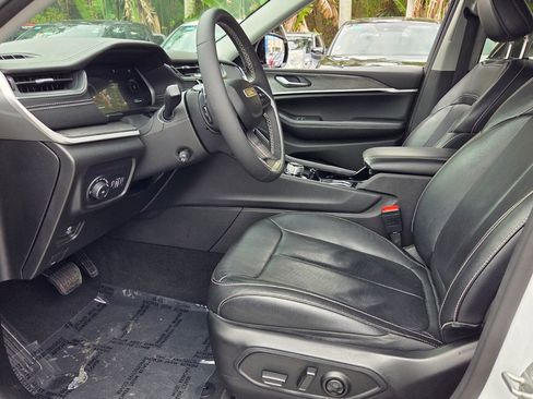 Used 2023 Jeep Grand Cherokee L Limited w/ Luxury Tech Group II RWD image 9