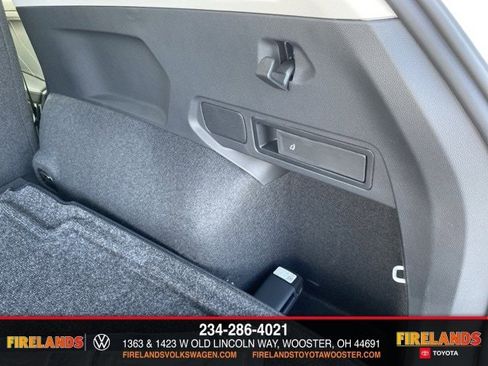New 2024 Volkswagen Tiguan SE image 75