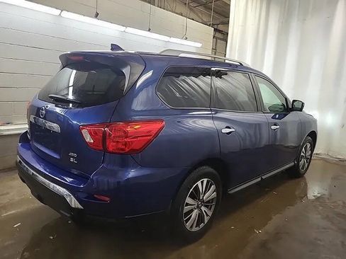 Used 2019 Nissan Pathfinder SL image 4