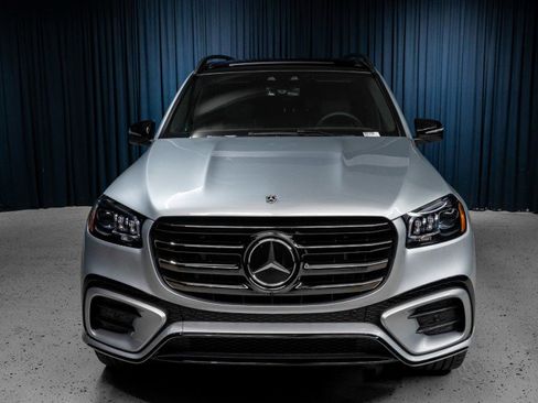 New 2026 Mercedes-Benz GLS 580 4MATIC image 2