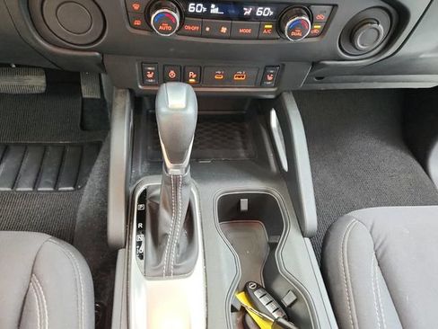 Used 2024 Nissan Frontier SV w/ SV Convenience Package RWD image 25