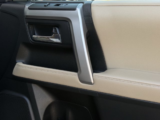 Used 2023 Toyota 4Runner SR5 AWD/4WD image 27