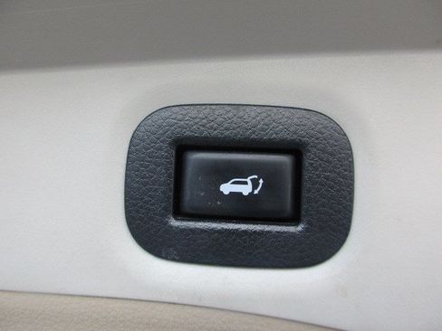 Used 2016 Nissan Rogue SV w/ SV Premium Package AWD/4WD image 33