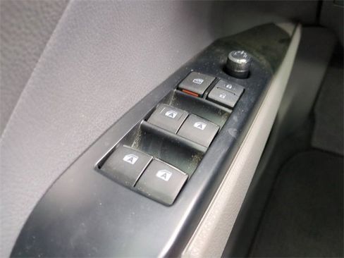 Used 2020 Toyota Camry XLE image 28